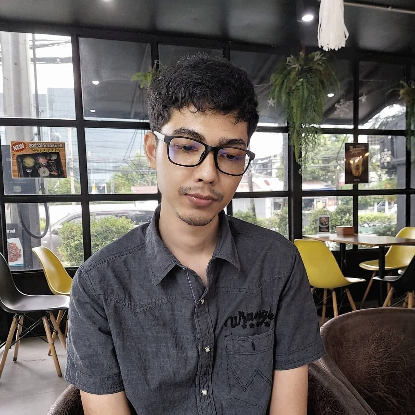 ปวริศ ประดับญาติ